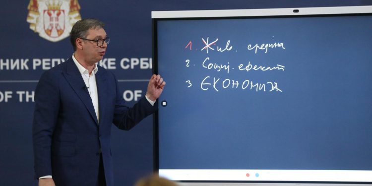 PLAČIPI*KINA POSLANICA Vučić: ‘Mrze me i napadaju, a dobar sam; Mrze Srbiju jer je najbolja u regiji’ | NACIONAL.HR