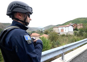 Dramatična situacija na Kosovu: Zauzete zgrade Srpskih institucija, reagirao Vučić