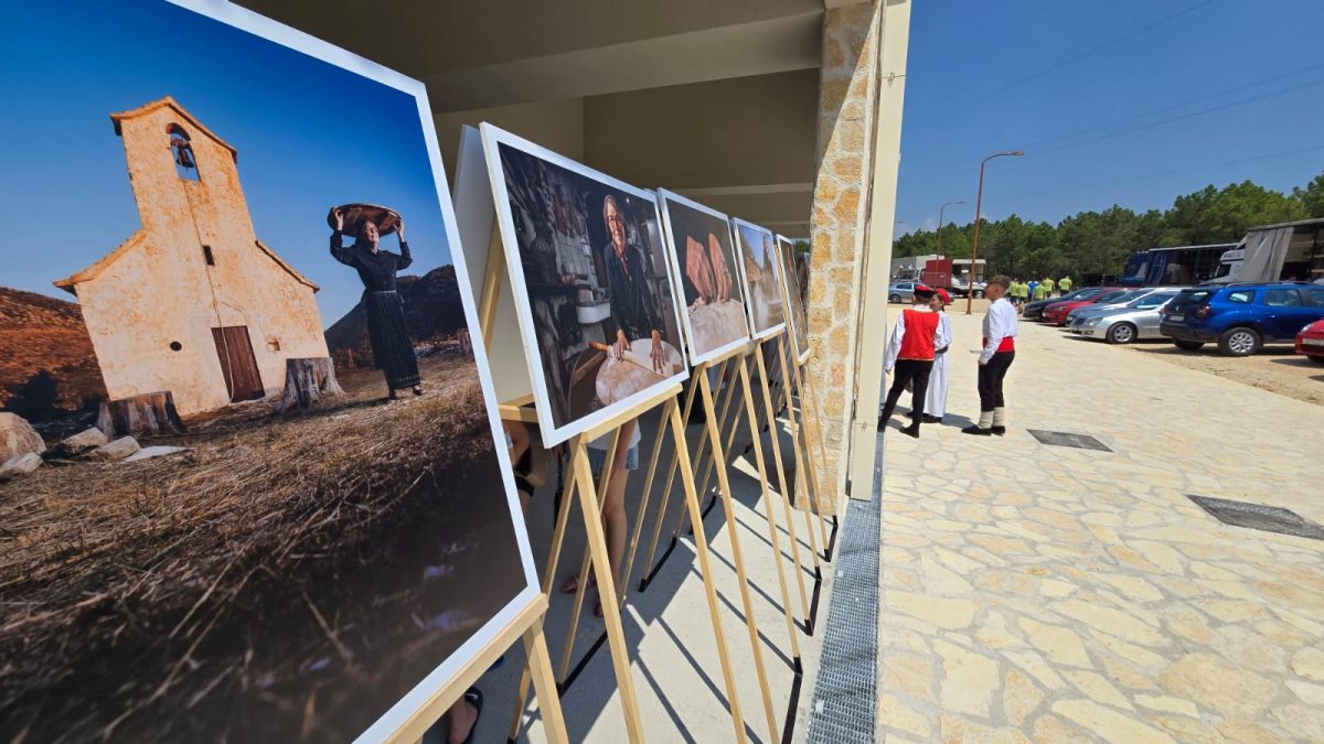 benkovac izlozba pecat  10