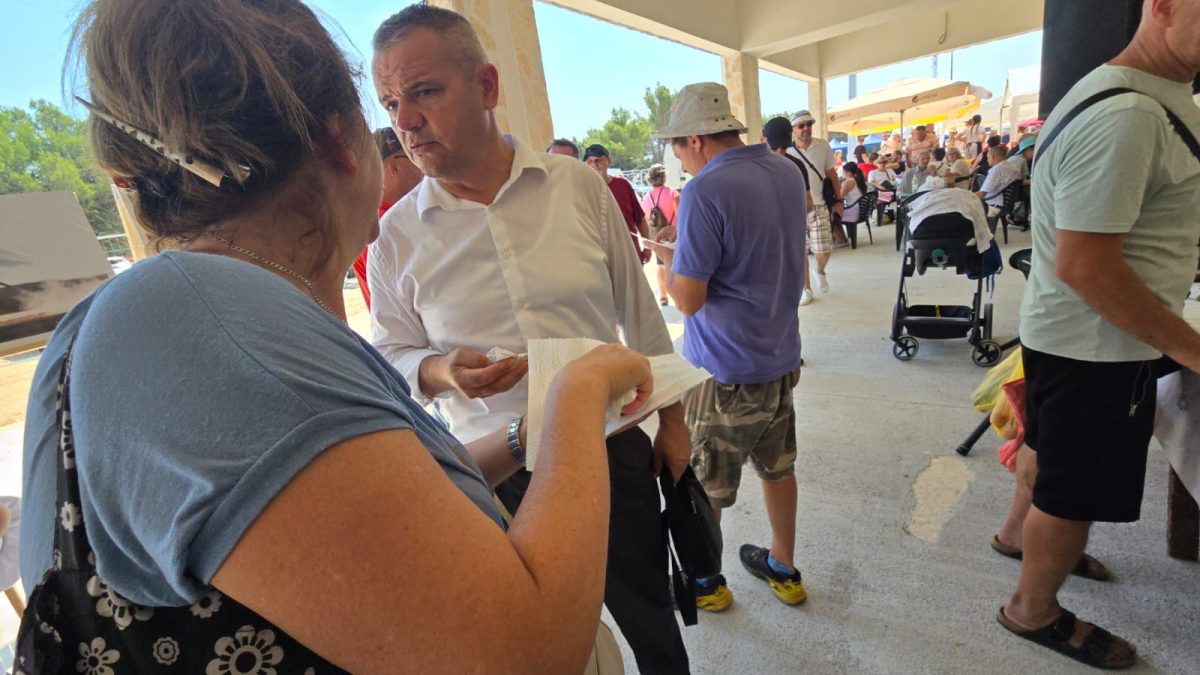 benkovac izlozba pecat  12