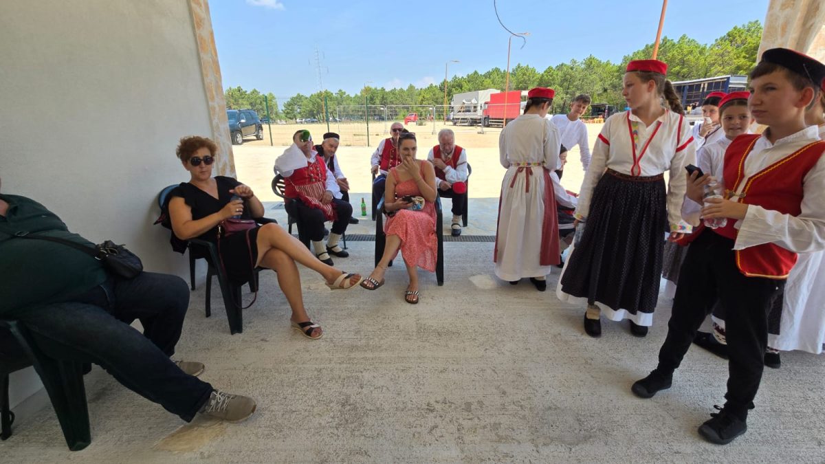 benkovac izlozba pecat  22