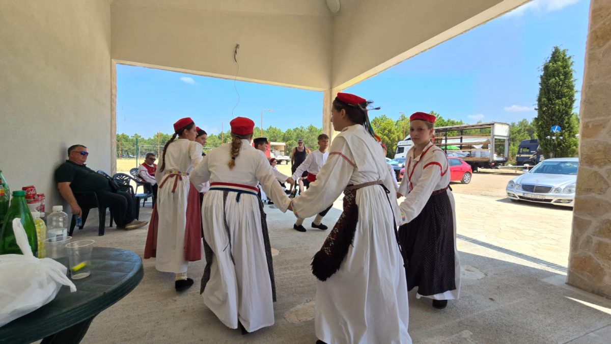 benkovac izlozba pecat  27