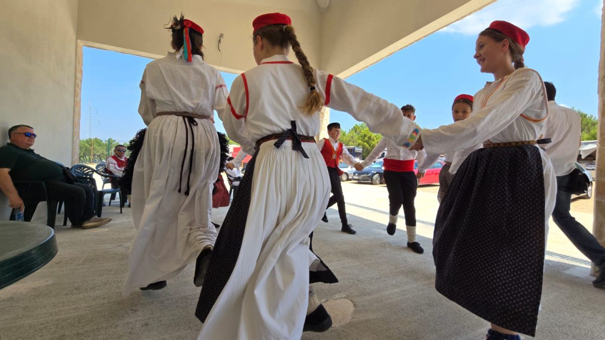 benkovac izlozba pecat  29