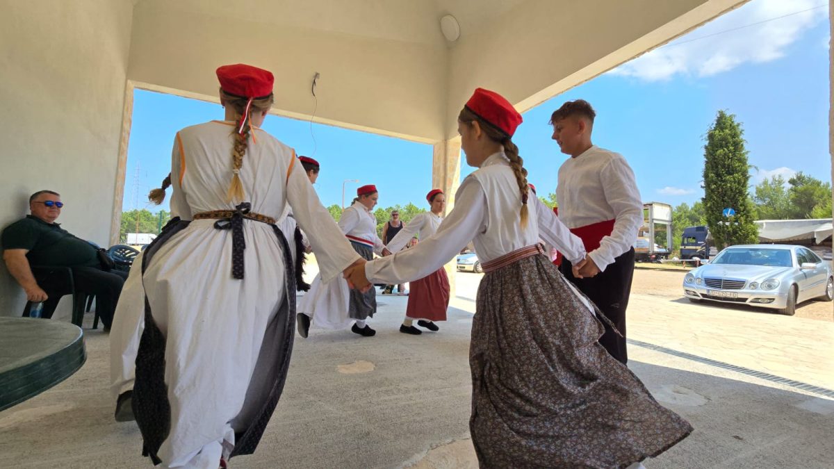 benkovac izlozba pecat  30