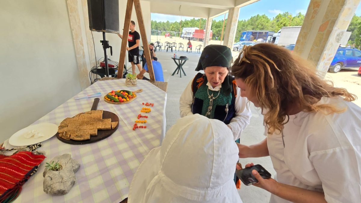 benkovac izlozba pecat  42