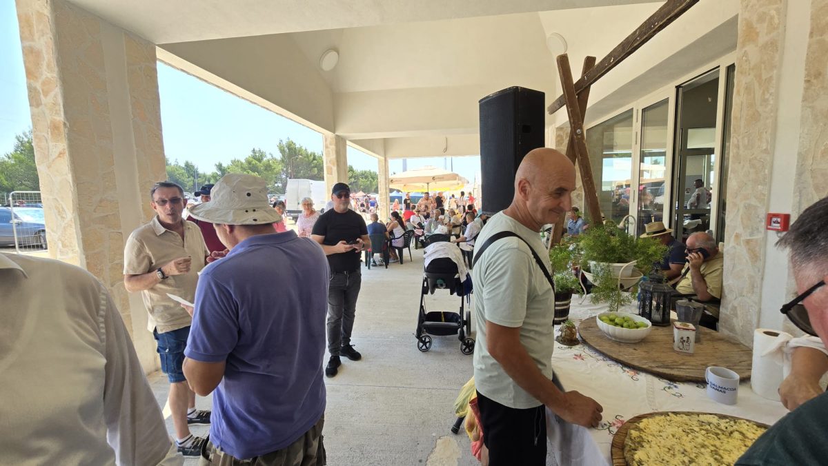 benkovac izlozba pecat  49