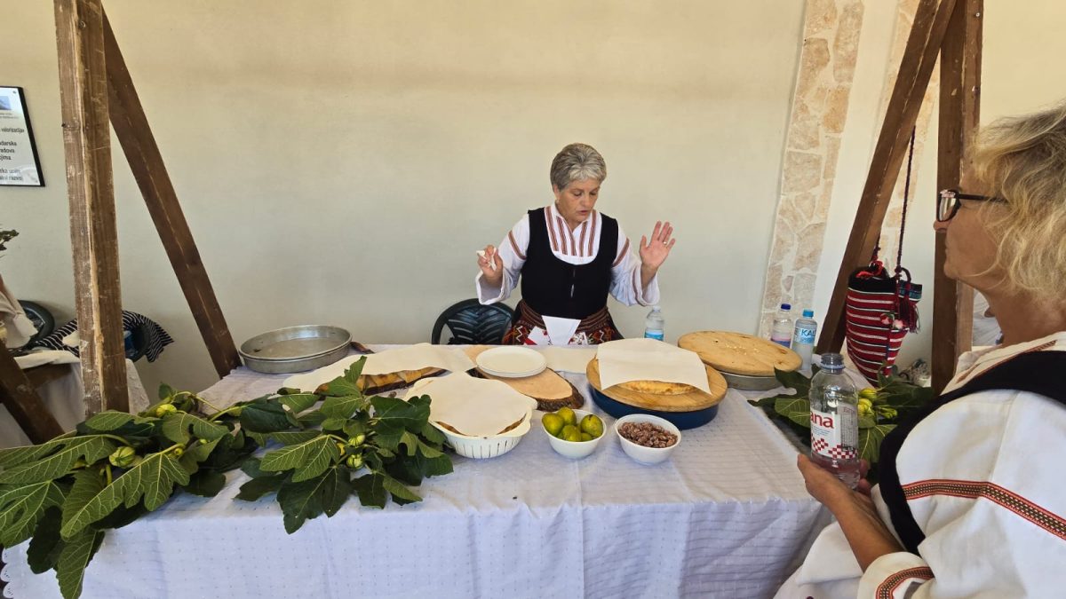 benkovac izlozba pecat  6