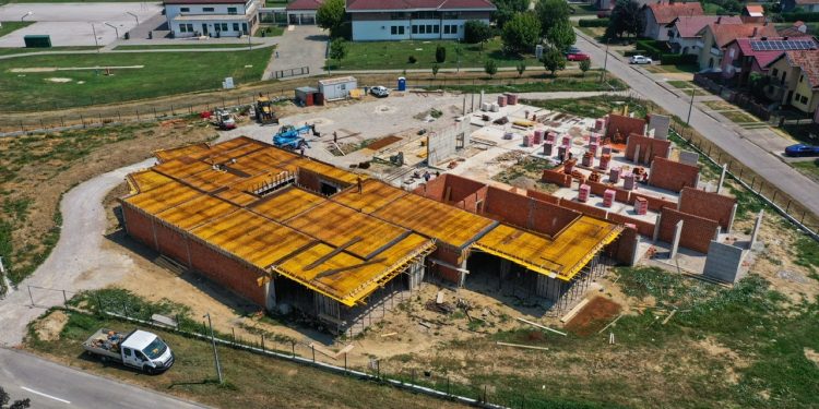 VINKOVCI Gradi se novi vrtić, uskoro i nove škole. Slijedi proširenje postojećih objekata | NACIONAL.HR