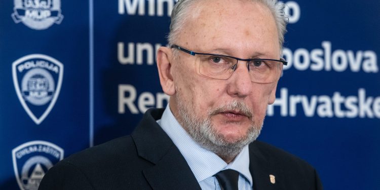 Božinović se oglasio u vezi masakra u Daruvaru: ‘Radi se o pripadniku HV-a, policije’