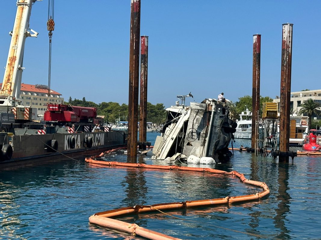 brod jahta makarska 1 