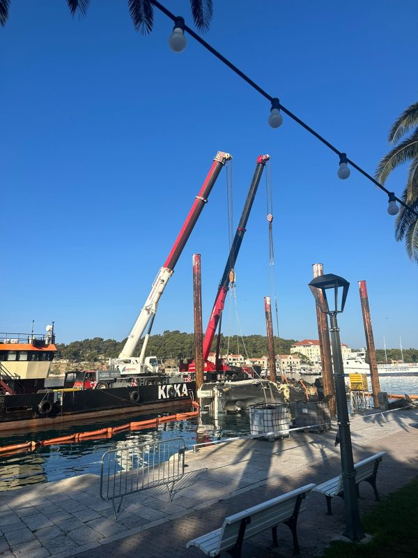 brod jahta makarska 2 