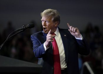 Trump oštro napao slavnu pjevačicu jer je podržala Kamalu: ‘Mrzim Taylor Swift’