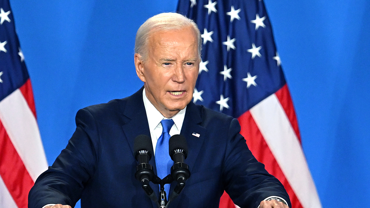 Joe Biden snimljen izbliza s konferencije za novinare