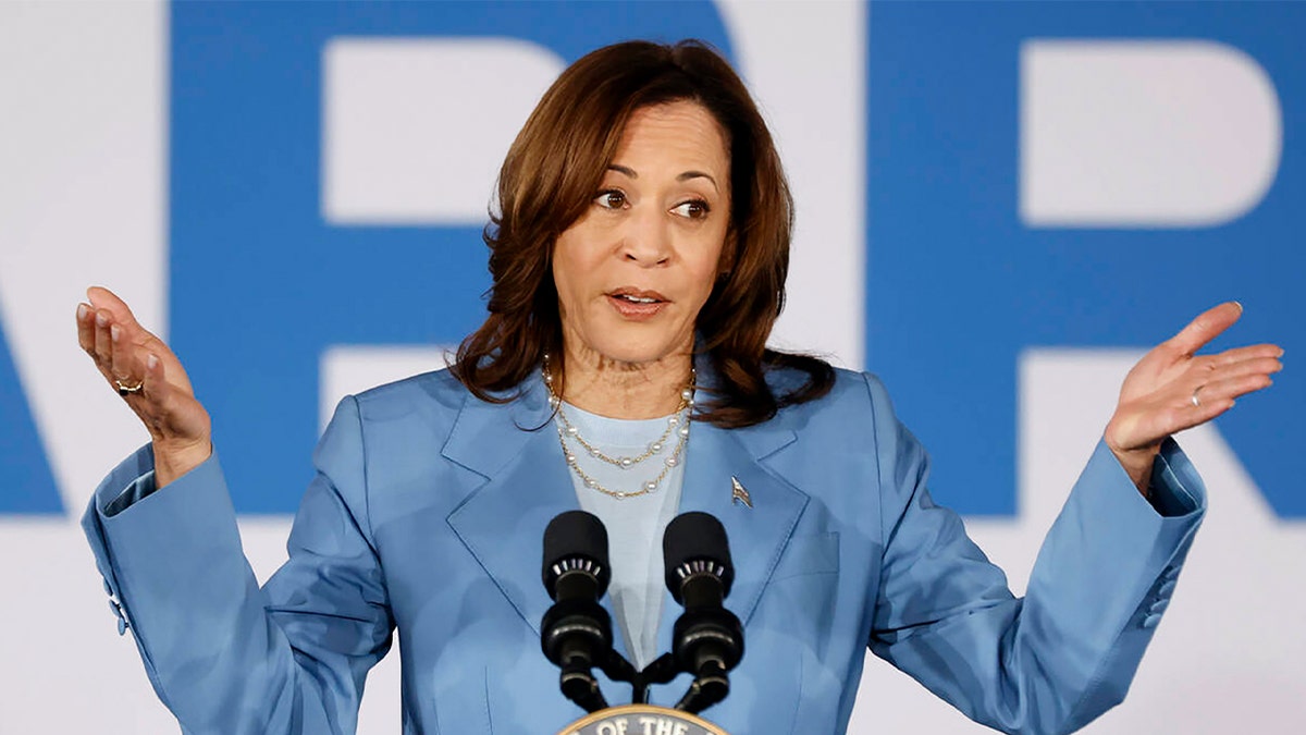 Potpredsjednica Kamala Harris govori na predizbornom skupu 28. lipnja 2024. u Las Vegasu. 