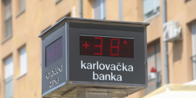 NATAVAK TOPLINSKOG VALA Na Jadranu vrlo vruće, u unutrašnjosti mogući pljuskovi | NACIONAL.HR