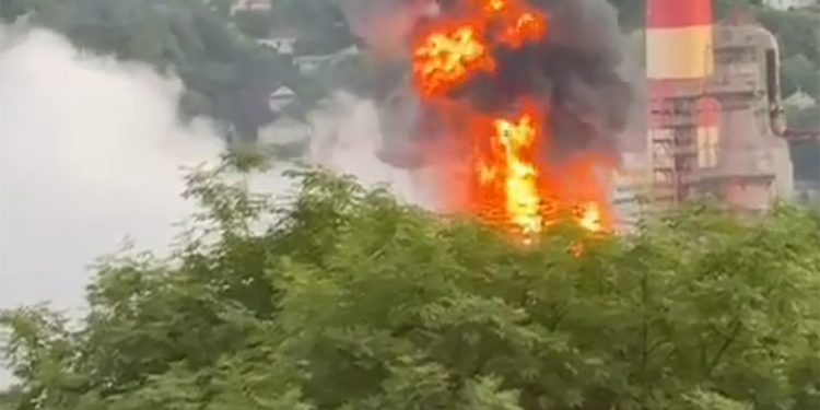 Rusija tvrdi da je oborila 75 ukrajinskih dronova, oštećena rafinerija Rosnefta | NACIONAL.HR