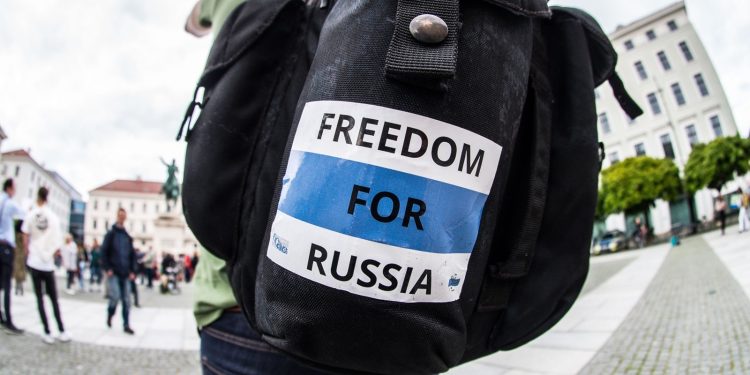 PUTINOV HIBRIDNI RAT Unajmljuje totalne amatere i lokalne sitne kriminalce za sabotaže, nadzor i sijanje straha | NACIONAL.HR