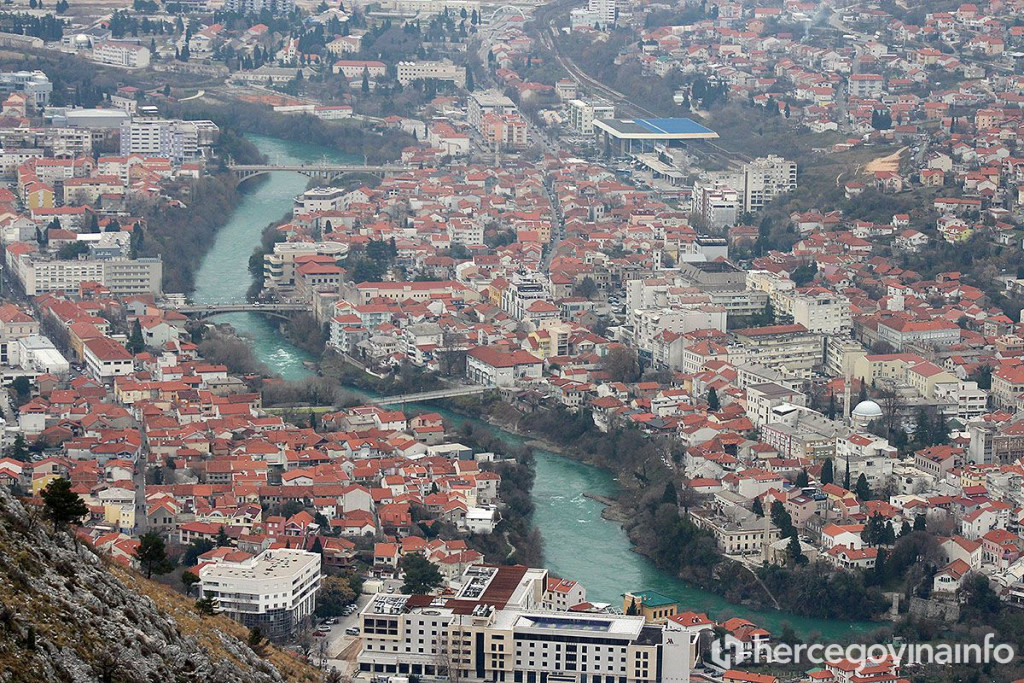 Mostar panorama Neretva