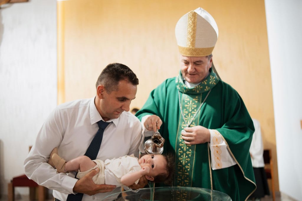 Obitelj Šimić krštenje djeteta