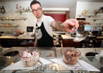 OSTAO BEZ RIJEČI Influencera šokirale cijene u Hrvatskoj: ‘Porcija sladoleda u Opatiji 17 eura!’ | NACIONAL.HR