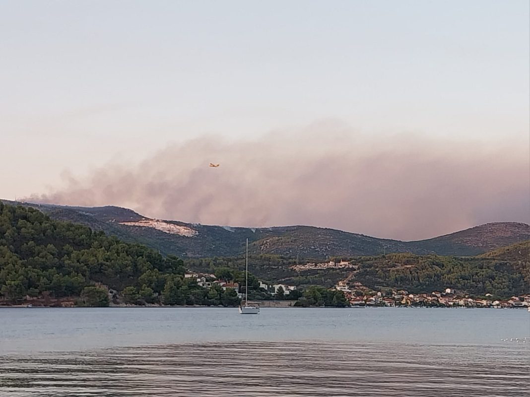 pozar kod trogira 3