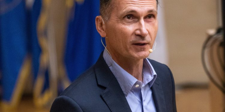 Potvrđen HDZ-ov kandidat za predsjednika: ‘Mislio sam da je s politikom gotovo, a evo me danas’