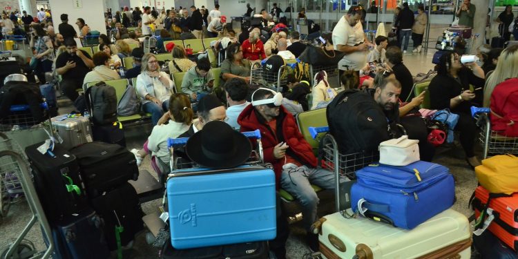 DRAMA U ZRAKU U snažnim turbulencijama na letu prema Montevideu ozlijeđeno 30 osoba | NACIONAL.HR