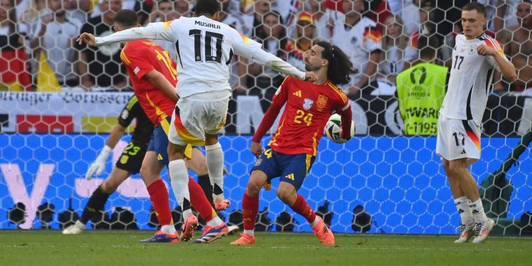 BIZARNO OBJAŠNJENJE Evo kako UEFA tumači nedosuđen penal Njemačkoj: ‘Razumljivo je što navijači misle’ | NACIONAL.HR