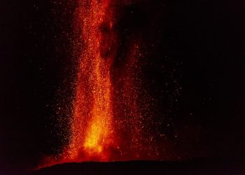 ERUPTIRALA ETNA Probudio se najaktivniji vulkan u Europi, pogledajte snimke | NACIONAL.HR