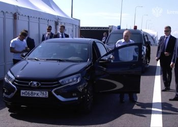 NAKON 14 GODINA GRADNJE Putin pustio u promet autocestu od Moskve do Sankt Peterburga | NACIONAL.HR