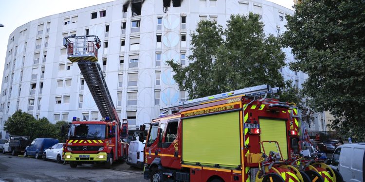 RADNIČKA ČETVRT Požar zgrade u Francuskoj, poginulo sedam osoba | NACIONAL.HR