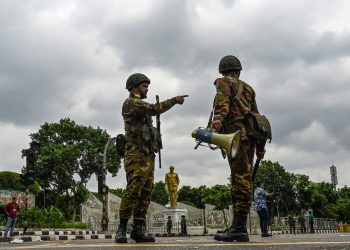 ODSJEČENI OD SVIJETA Policijski sat u Bangladešu, vojska je na ulicama, a nema ni interneta | NACIONAL.HR