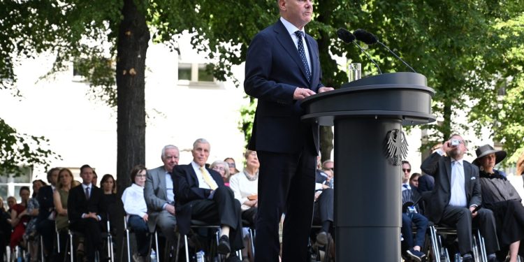 OBLJETNICA ATENTATA NA HITLERA Scholz pozvao na obranu demokracije i borbu protiv ekstremizma | NACIONAL.HR