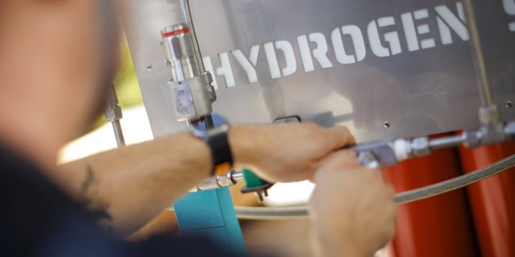 OČEKUJU SE MILIJARDE INVESTICIJA Njemačka industrija napušta ugljen i prelazi na vodik. Evo što to znači za nas… | NACIONAL.HR