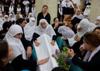 VELIKA TUGA SAD okrivio Hezbolah za napad na Golansku visoravan, tisuće se okupile na sprovodu | NACIONAL.HR