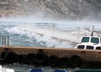 HAK Zbog vjetra otežan promet na Jadranskoj magistrali | NACIONAL.HR