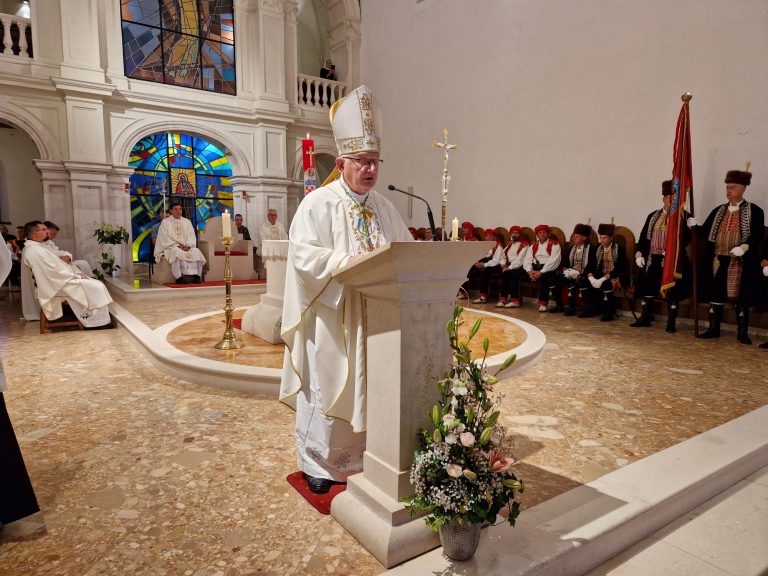 sinj crkva vojska  2 