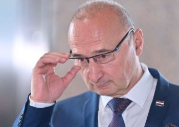 Grlić Radman u Sinju se obrušio na Milanovića: ‘Ni s kim ne razgovara, sramoti nas po svijetu’