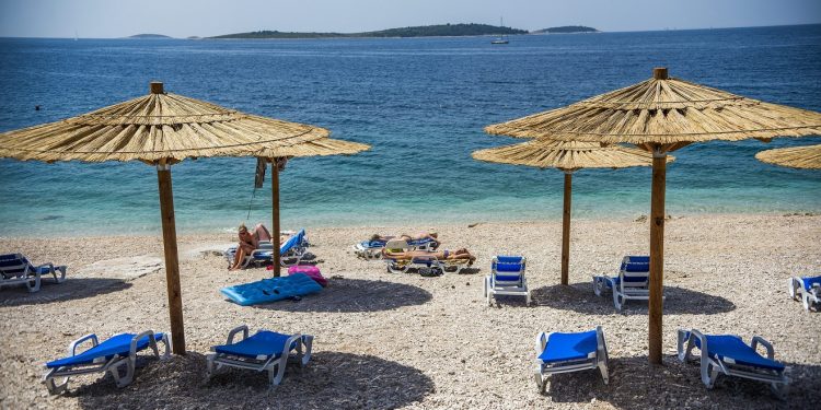 Potres pogodio turističko odredište: Umjesto kupanja, podrhtavanje tla