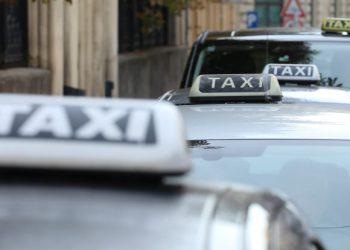 Taksist ispričao što se sve događa tijekom noćnih vožnji: ‘Mislio sam da prevozim mrtvaca’