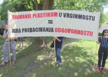 PRLJAV POSAO U VRGINMOSTU Kineska tvrtka topi plastiku i noću, građani prosvjeduju. ‘Gotovi smo, nikome nismo važni’ | NACIONAL.HR