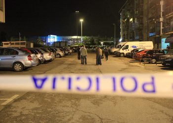 NEVJEROJATAN POKUŠAJ UBOJSTVA Mladić ušao u sobu 43-godišnjaka i napao ga nožem na spavanju | NACIONAL.HR