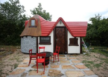 ‘NAJSLAĐE MJESTO IKAD’ Britanski medij nahvalio bajkovito seoce u blizini Skradina | NACIONAL.HR