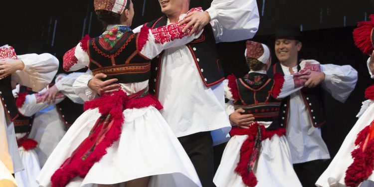 U Zadru ljetna škola hrvatskoga folklora, a završni koncert na terasi HI hostela