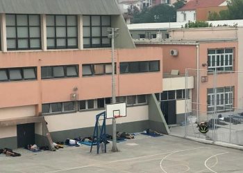 Slobodna Dalmacija – Pogledajte emotivne slike vatrogasaca koji nakon katastrofalnog požara u Dalmaciji spavaju na