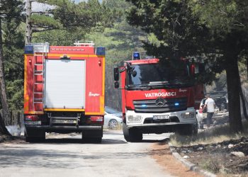 Slobodna Dalmacija – Dugopoljci izazvali požar na čak 40.000 kvadrata zbog neobičnog ‘sporta’; Lovci reagirali na priopćenje iz Policije