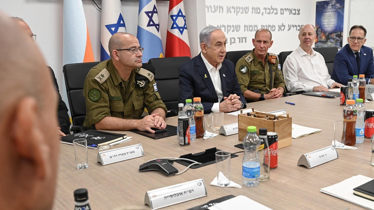 Netanyahu razgovara s dužnosnicima IDF-a