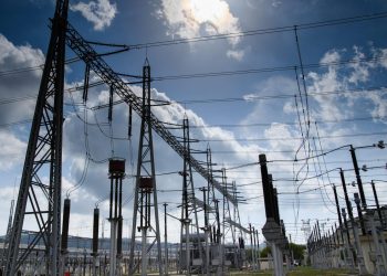 Nakon što su u špici sezone dan i pol bili bez struje, stigao je odgovor iz HEP-a. Imaju ozbiljne planove za otok, ali i probleme…