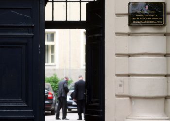 DOSTA HRABRO Krao od Županijskog državnog odvjetništva mobitele, tablete, informatičku opremu i novac | NACIONAL.HR