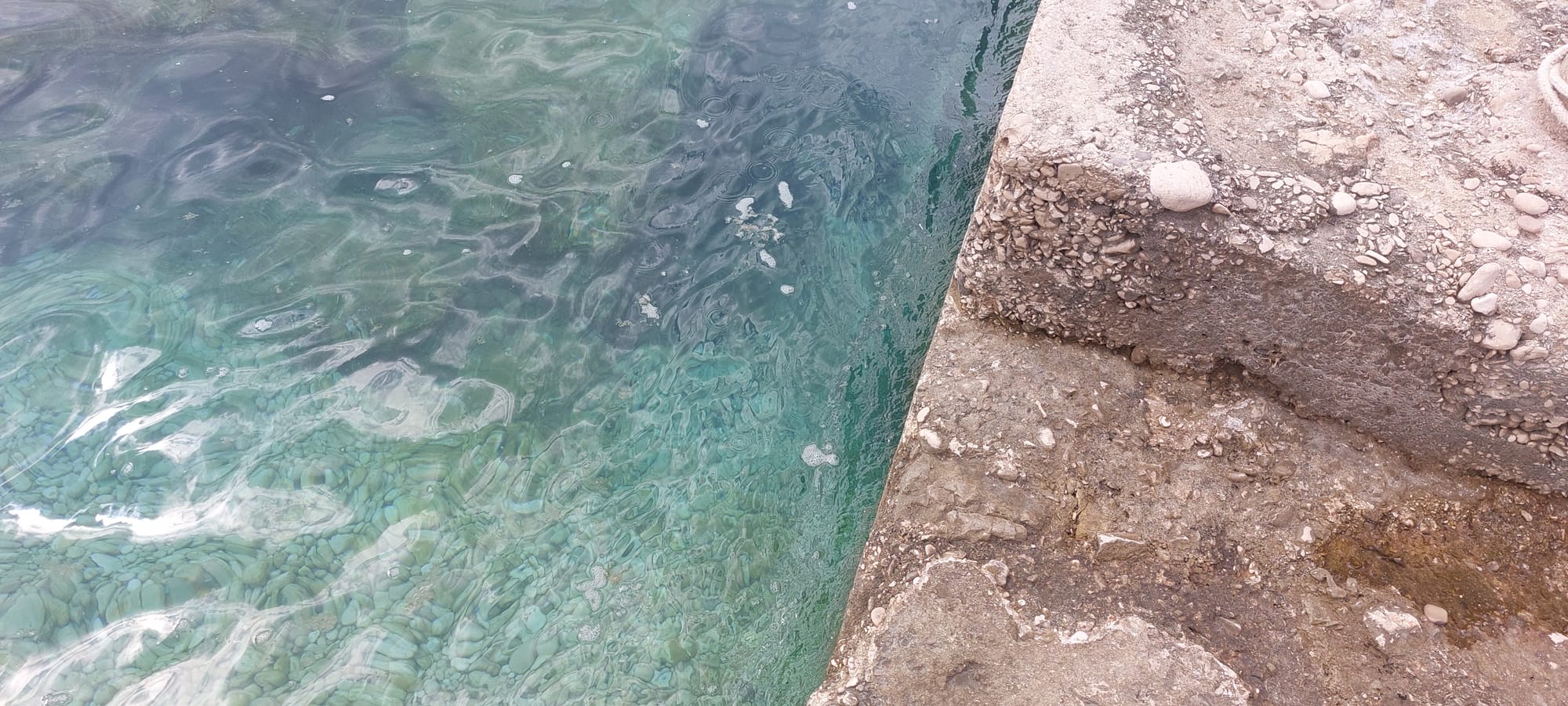 NITKO NE REAGIRA Zagađenje mora na Braču - i ovdje plivaju fekalije!